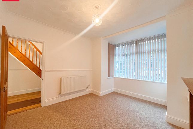 20, The Avenue, Caerphilly photo 3