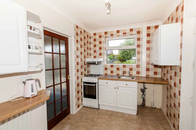 18 Sycamore Avenue, Chesterfield photo 3