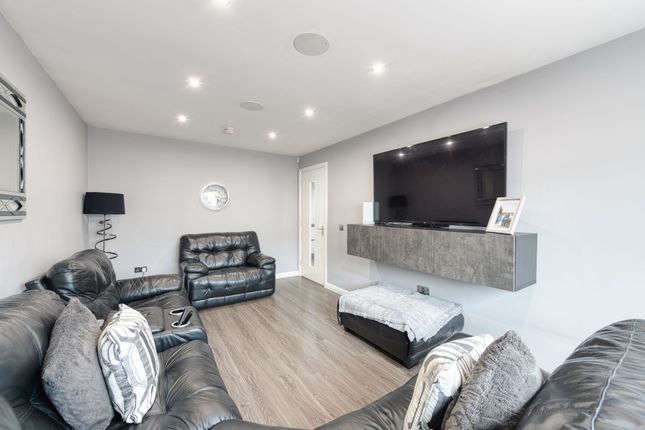 59 Breichwater Place, Fauldhouse photo 4