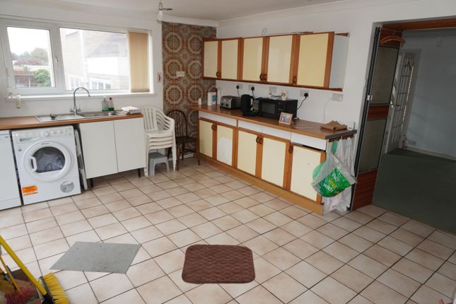 72, Rhodfa Fadog, Swansea photo 4