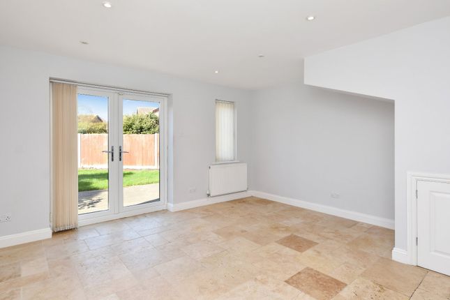 239, Frobisher Way, Shoeburyness photo 4