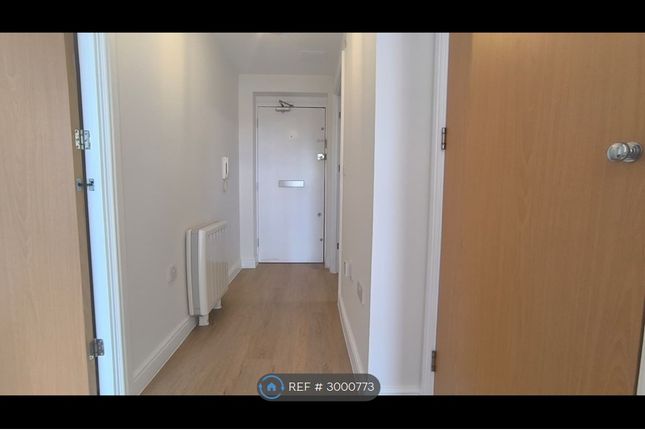 Flat, Ovaltine Court Ovaltine Drive, Kings Langley photo 4