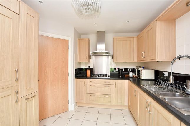 Town house for sale in Oswald Drive, Rochester, Kent