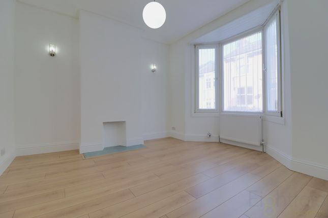 14 Carlyle Street, Brighton photo 3