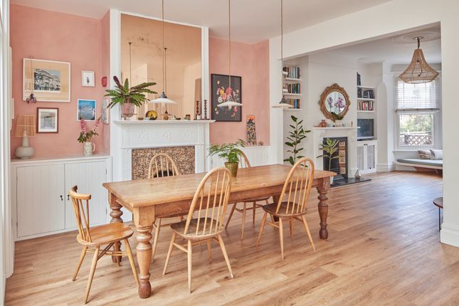 46 Hamilton Road, London photo 5