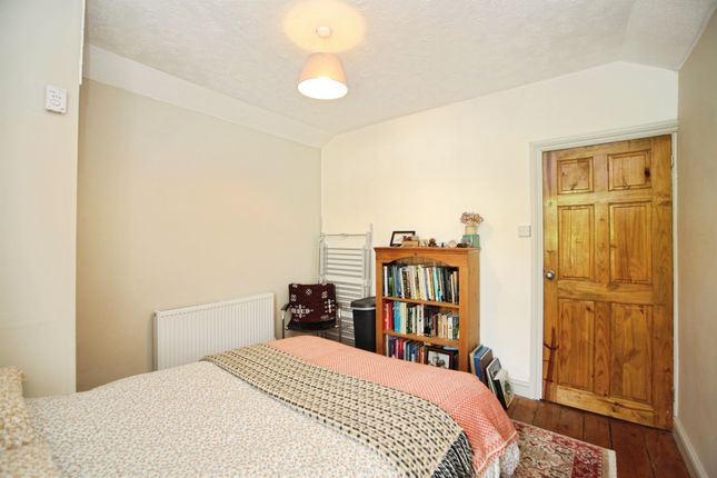 18, Clyngwyn Road, Treorchy photo 3