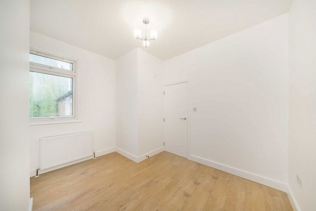 102a, Midmoor Road, LONDON photo 4