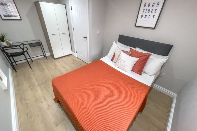 Markden Mews, L8 1TN photo 2