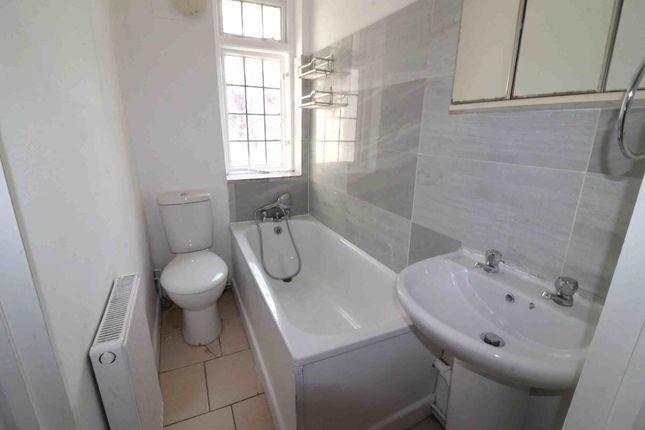 10, Grove Court, Sydenham photo 5