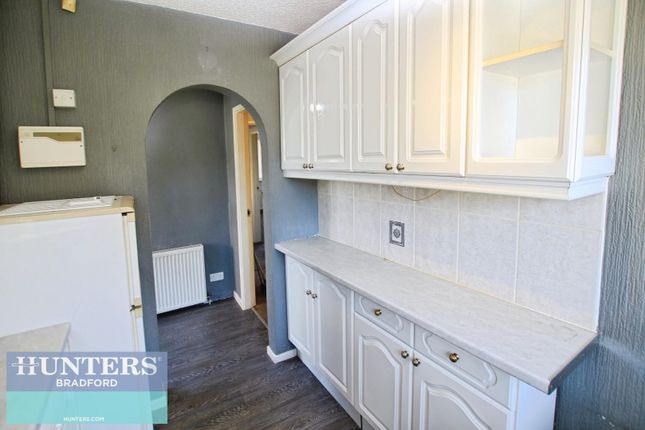 28, Acacia Drive, Bradford photo 3