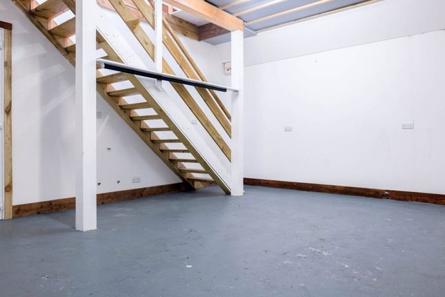 Thumbnail Warehouse to let in 39 Markfield Road, London