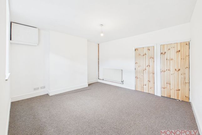 46 Victoria Road, Wrexham photo 3