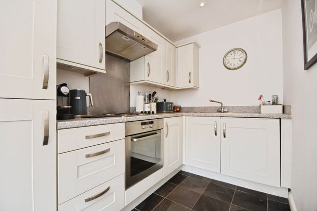 Flat 16, Rocheforte House,, Roche Close, Essex photo 4