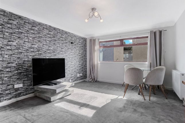 21, Livingstone Court, East Ayrshire photo 2