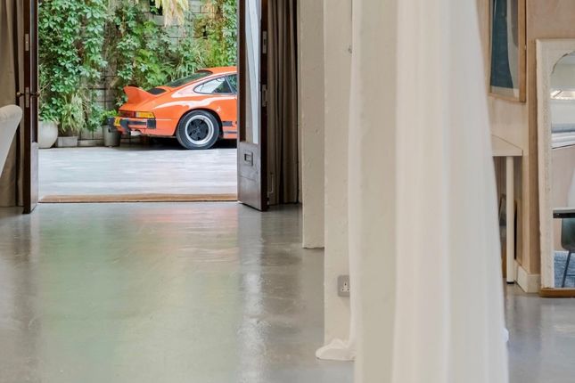 16 Wotton Road, London photo 3