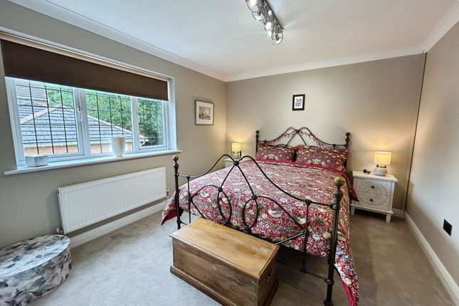24 Llys Castell, Port Talbot photo 5