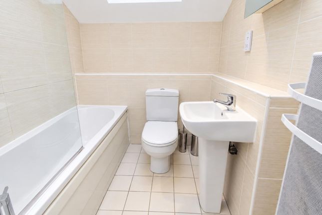 503 Ring Road Moortown, Leeds photo 5
