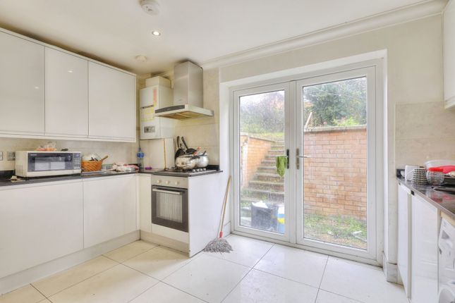 62, Chalcombe Avenue, Northamptonshire photo 2