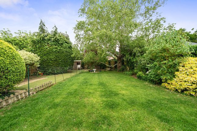15 Longmead Gardens, Havant photo 4