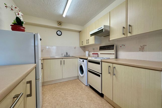 41 Allington Court Outwood Common Road, Billericay photo 2