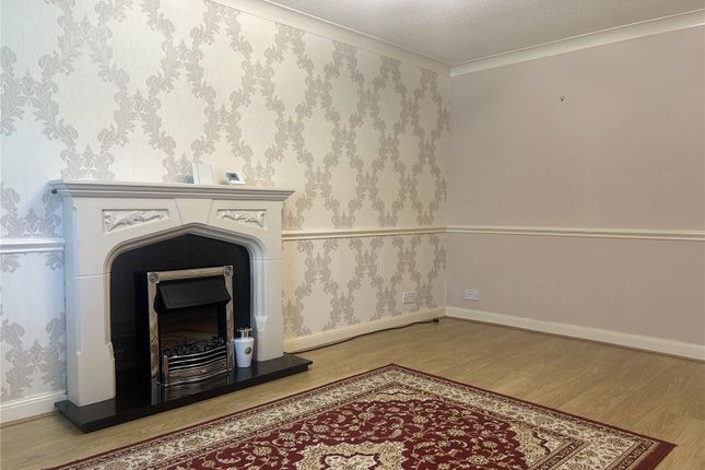 11, Tulip Close, Chadderton photo 3