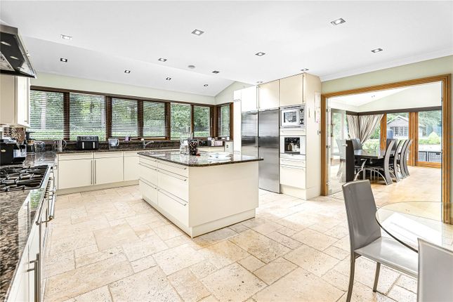 228, Park Street Lane, St. Albans photo 5