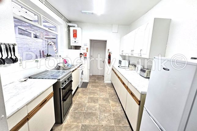 Thumbnail Flat to rent in Sixth Avenue, London