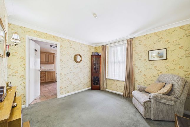 92 Avenue Road, Torquay photo 4