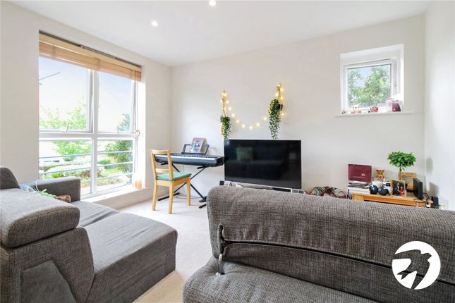 44, Lister Drive, Gravesend photo 3