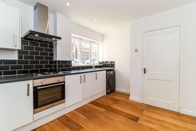 34 Mountfield Road, Hemel Hempstead photo 5
