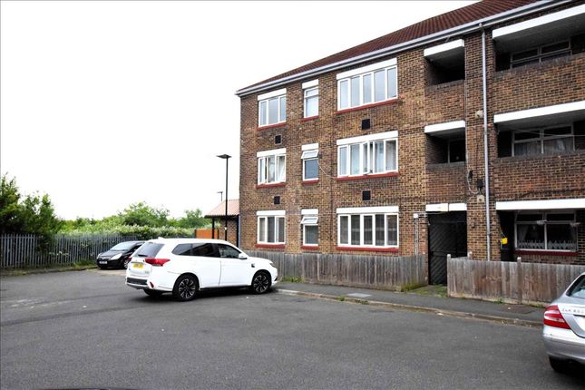 Thumbnail Flat for sale in Watermead, Feltham, Middlesex