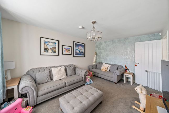 10 Cassidy Close, Leigh photo 4
