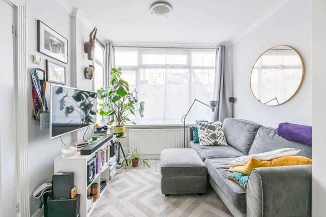 Studio for sale in Larkhall Rise, Clapham Old Town, London