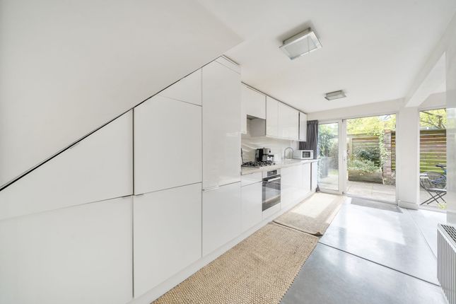 1 Fellbrook, Richmond photo 2