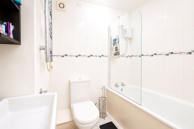 Flat 1, Fox House,, Allison Road, Somerset photo 5