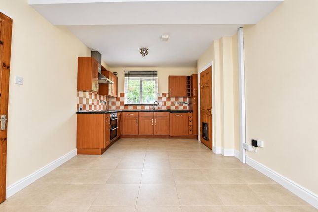 Gloucester Crescent, Northampton photo 3