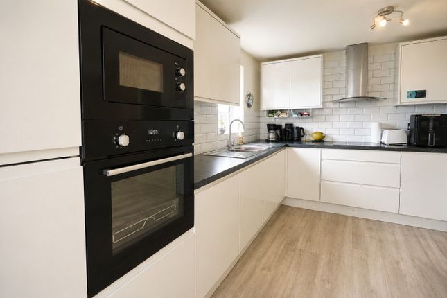 Gatehouse Court,3, Bridgefield Drive, Bury photo 4