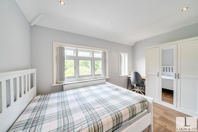 13, Nursery Waye, Uxbridge photo 4