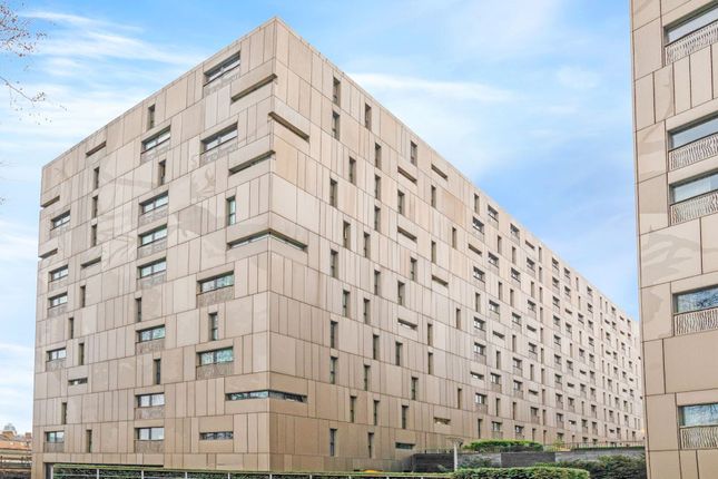 1-bed flat on 7 Gatliff RoaD, London, £470,000