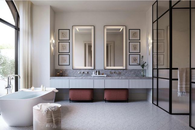 The Whiteley, 149, Queensway, London photo 2