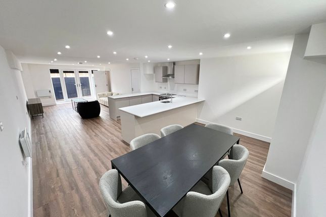 8, Salford photo 3