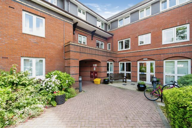 Flat for sale in Long Lane, Upton, Chester, Cheshire