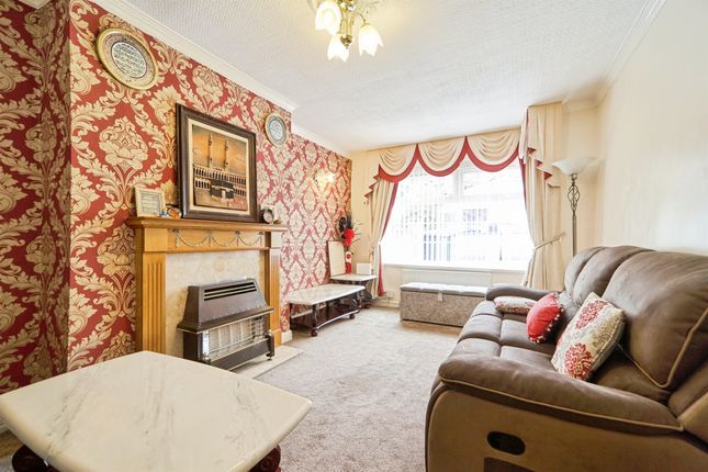12, Sherwell Rise, Bradford photo 3