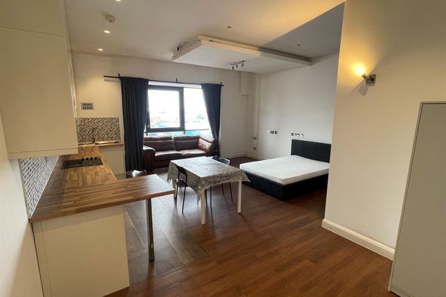 Flat 48, 1, Vantage House, Weir Road, Wimbledon photo 3
