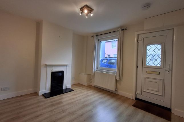 5, Primrose Gardens, Bushey photo 2
