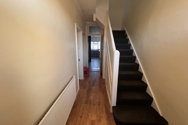 NORTHFIELD ROAD, WALTHAM CROSS photo 3