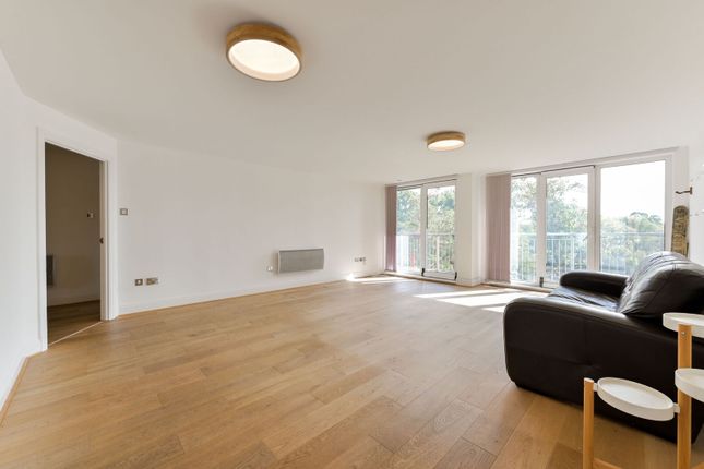 Holland Gardens, Brentford photo 4