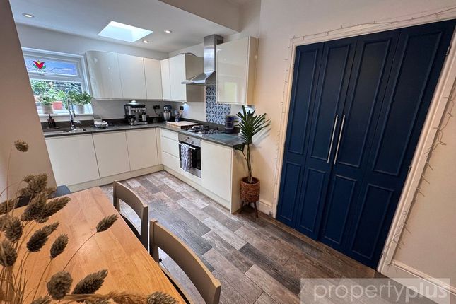 63, Bronllwyn Road, Rhondda Cynon Taff photo 4