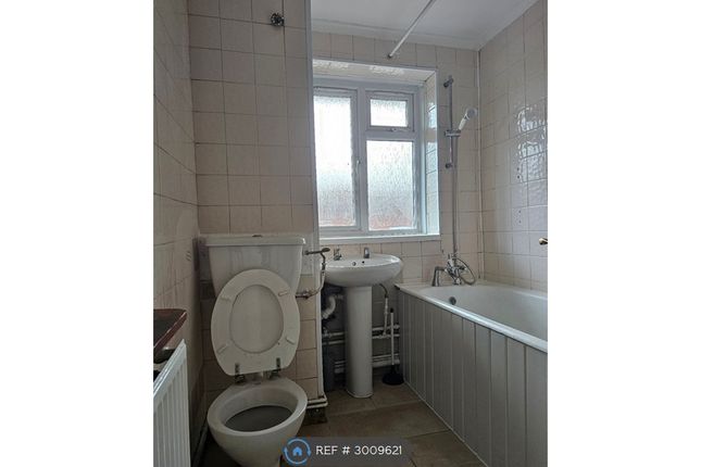 Flat, Thompson House The Broadway, Southall photo 5