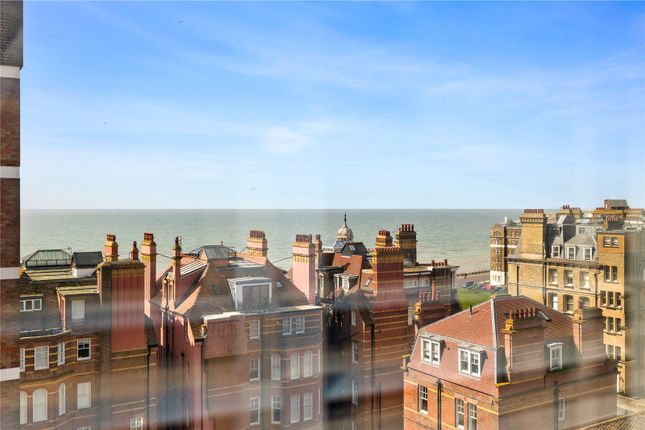 Flat for sale in Grand Avenue, Hove, East Sussex
